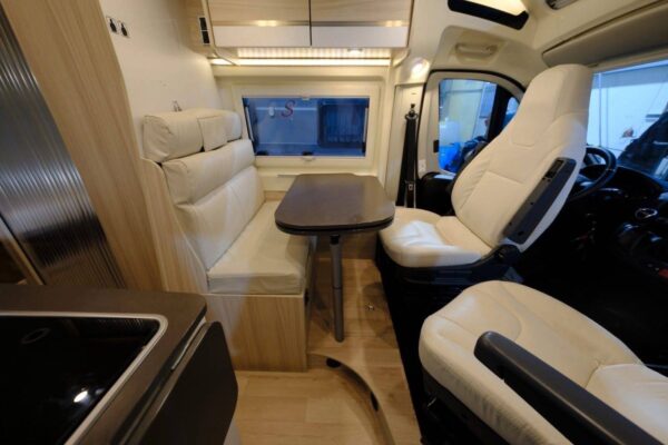 Dreamer D 43/9-G Automatik – Véhicule premium – Image 16