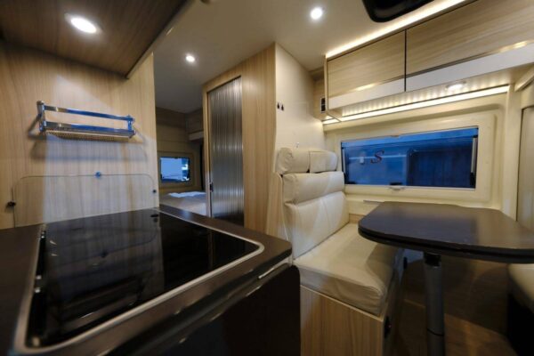 Dreamer D 43/9-G Automatik – Véhicule premium – Image 13