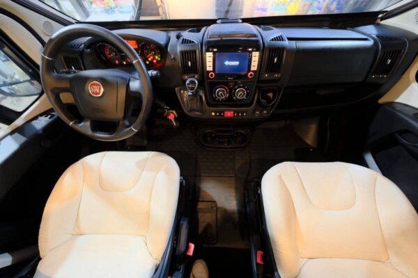 Dreamer D 43/9-G Automatik – Véhicule premium – Image 12