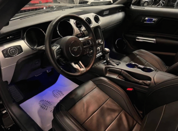 FORD Mustang Fastback 5.0 V8 GT – 422 CH – Image 15