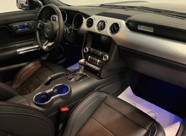 FORD Mustang Fastback 5.0 V8 GT – 422 CH – Image 16