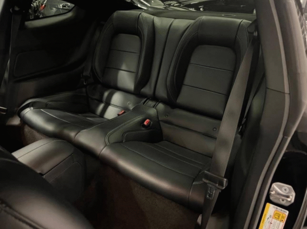 FORD Mustang Fastback 5.0 V8 GT – 422 CH – Image 18