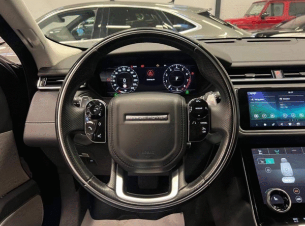 LAND ROVER Range Rover Velar P300 – 301 CH – Image 5