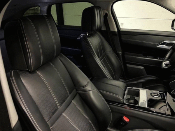 LAND ROVER Range Rover Velar P300 – 301 CH – Image 19