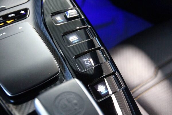 Mercedes-Benz 63 S E Performance – Édition CARBONE MAGNO – Image 20