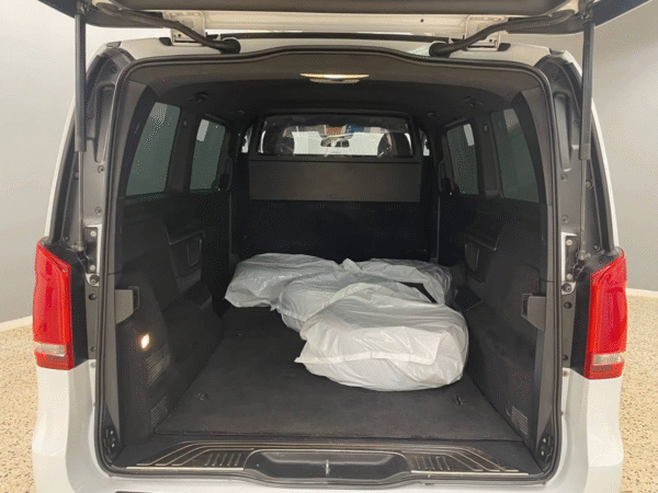 Mercedes-Benz V-Klasse V300d 4MATIC AMG – Image 16