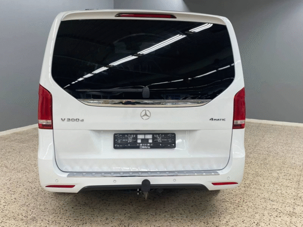 Mercedes-Benz V-Klasse V300d 4MATIC AMG – Image 5