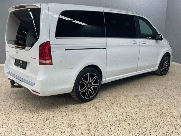 Mercedes-Benz V-Klasse V300d 4MATIC AMG – Image 6