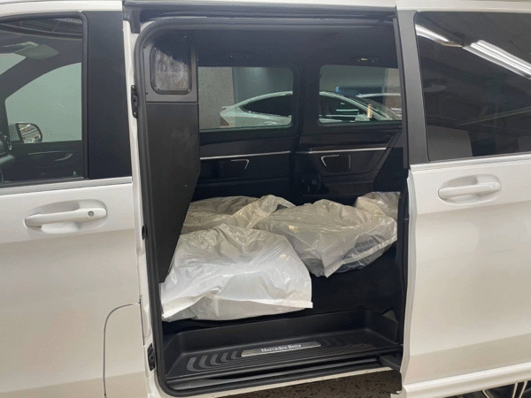 Mercedes-Benz V-Klasse V300d 4MATIC AMG – Image 17