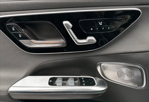 Mercedes-Benz GLC 300de 4MATIC AMG Edition – 2023 – Image 15