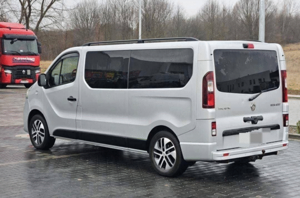 Renault Trafic Grand SpaceClass 2.0 dCi EDC — 7 Places – Image 4