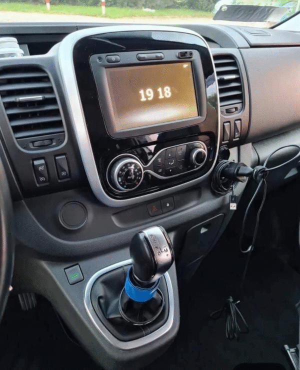 Renault Trafic Grand SpaceClass 2.0 dCi EDC — 7 Places – Image 8