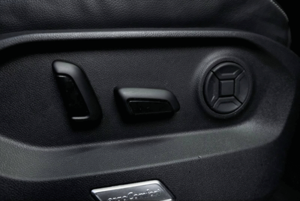 Volkswagen Touareg 3.0 TDI V6 – Image 14