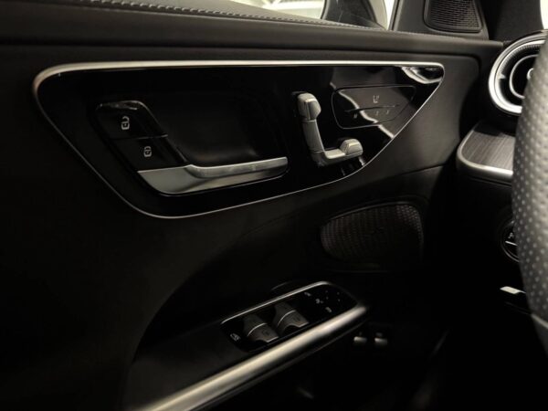 Mercedes-Benz C-Klasse 300e AMG - 2022 – Image 21