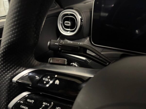 Mercedes-Benz C-Klasse 300e AMG - 2022 – Image 17