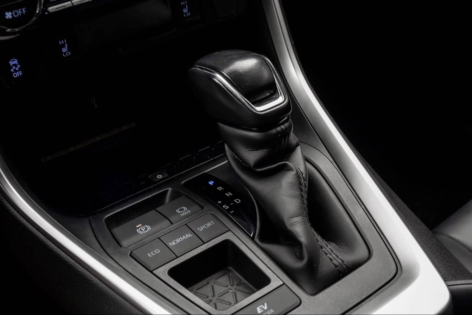 Toyota RAV4 HYBRID 2020 – Image 22