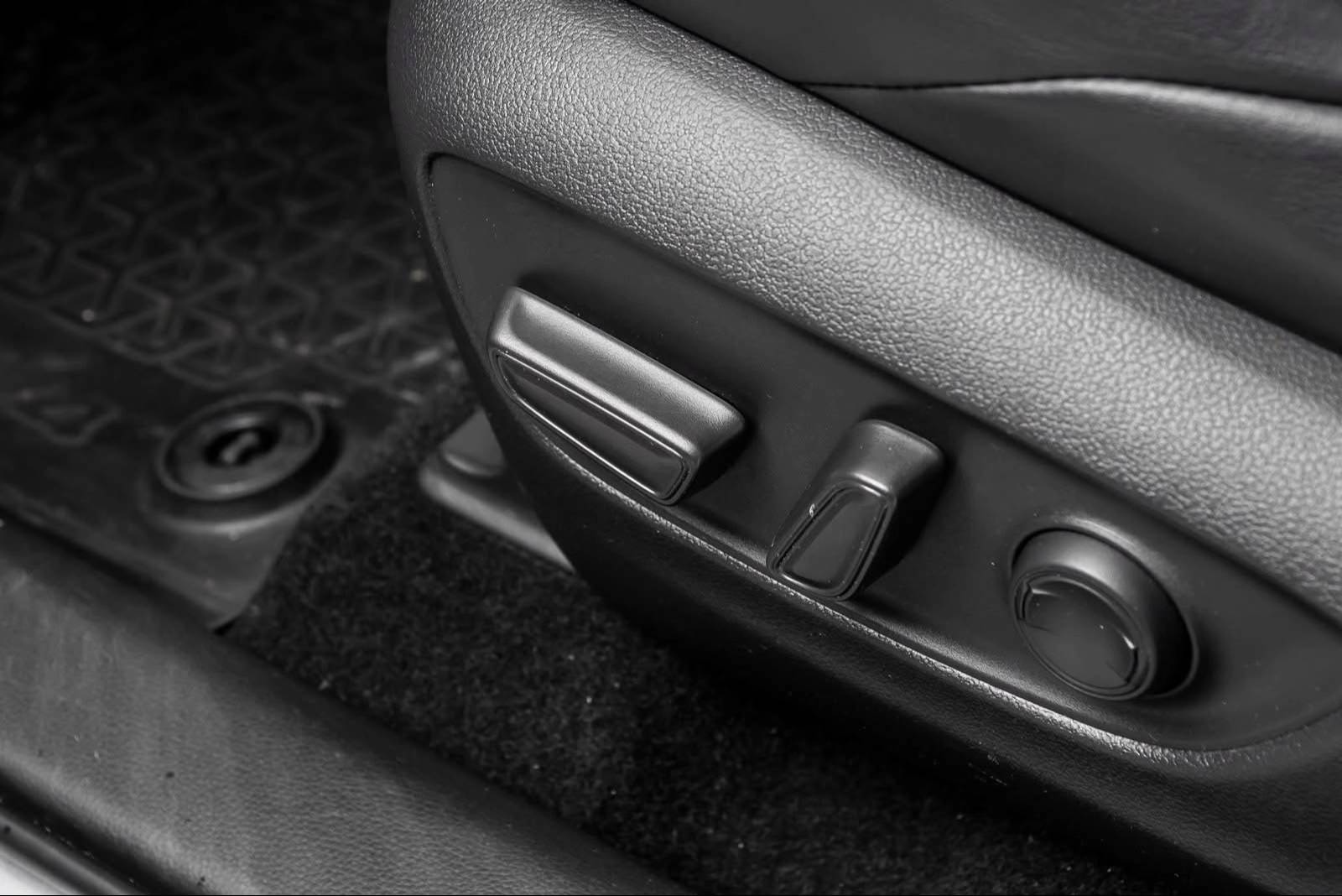 Toyota RAV4 HYBRID 2020 – Image 10