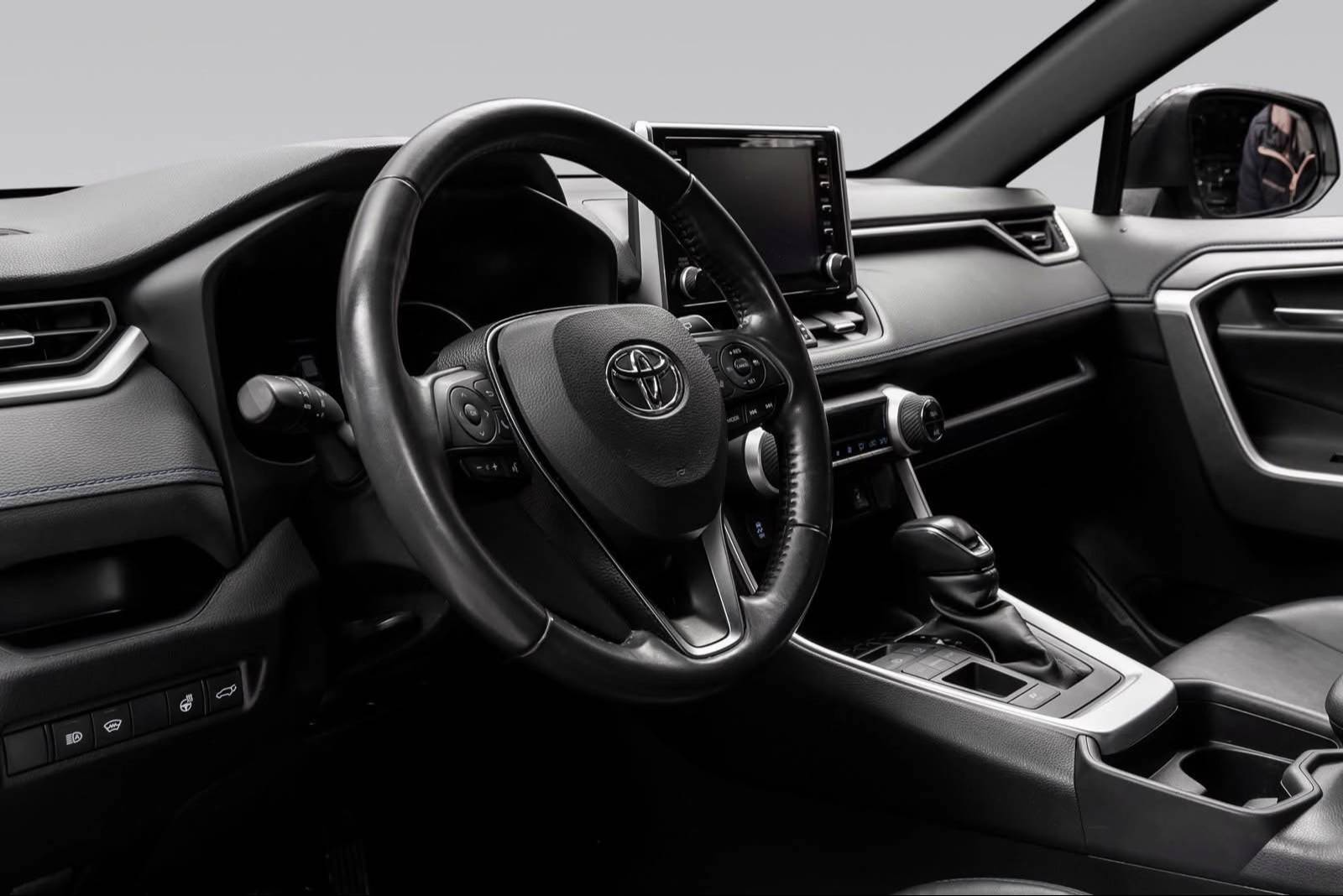 Toyota RAV4 HYBRID 2020 – Image 17