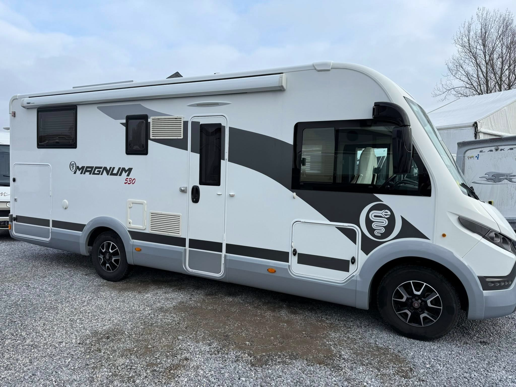 Magnifique Camping Car Intégral Elnagh Magnum 530 Boite auto 160cv