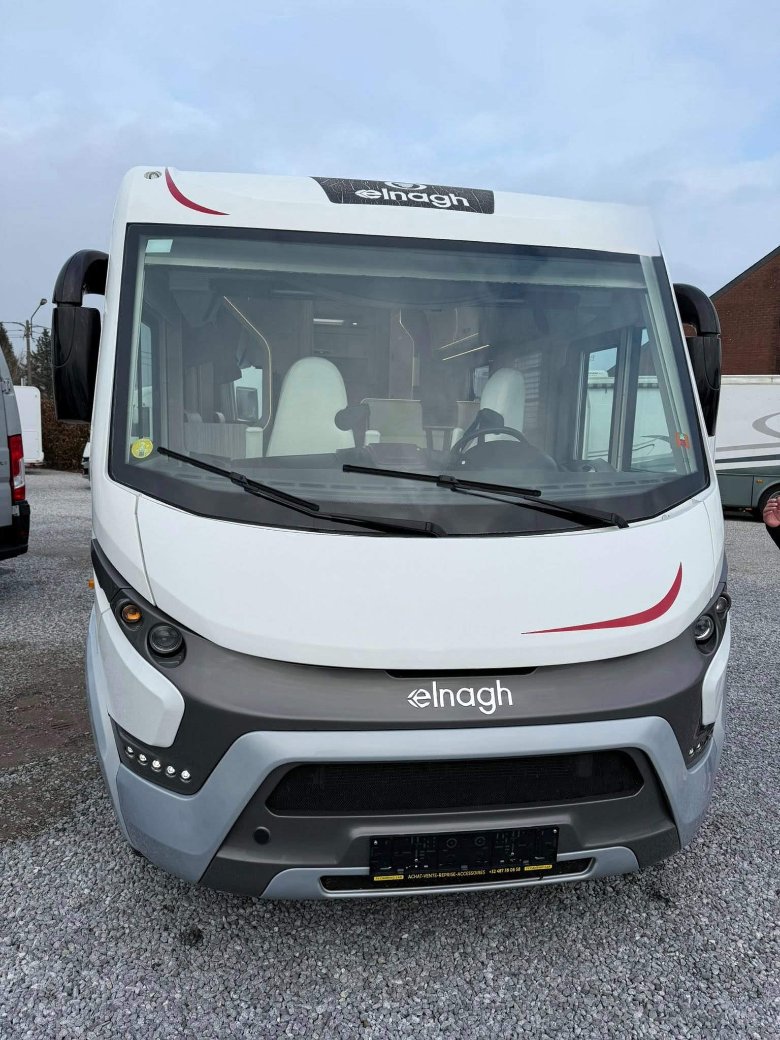 Magnifique Camping Car Intégral Elnagh Magnum 530 Boite auto 160cv – Image 3