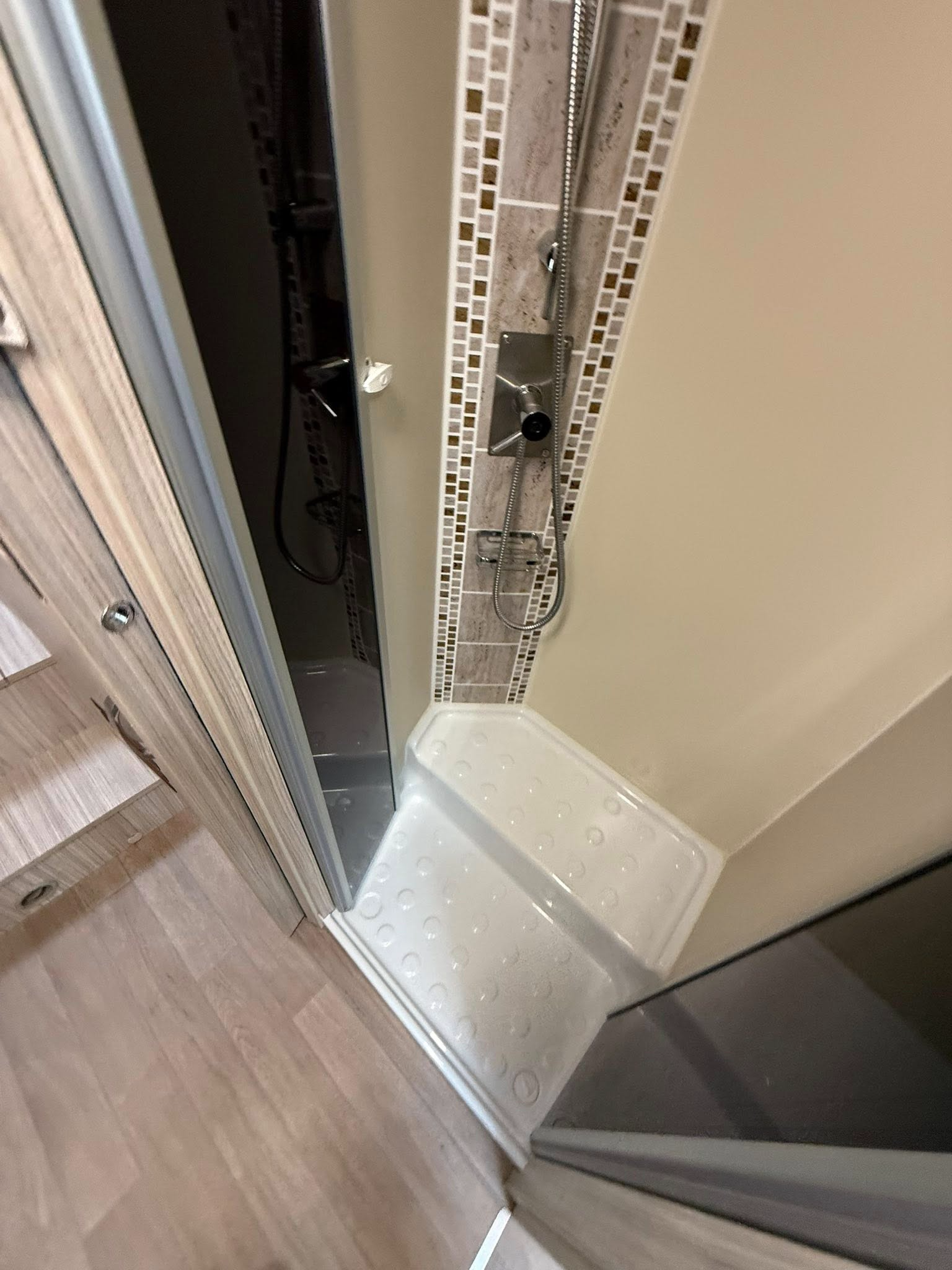 Magnifique Camping Car Intégral Elnagh Magnum 530 Boite auto 160cv – Image 11