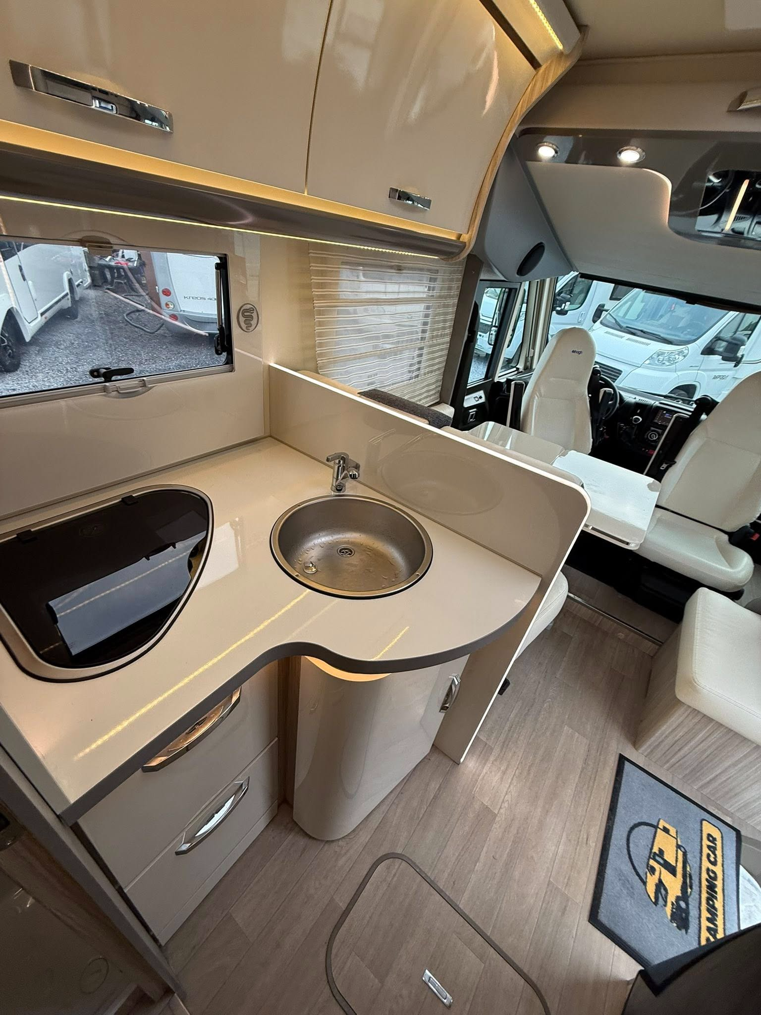 Magnifique Camping Car Intégral Elnagh Magnum 530 Boite auto 160cv – Image 6