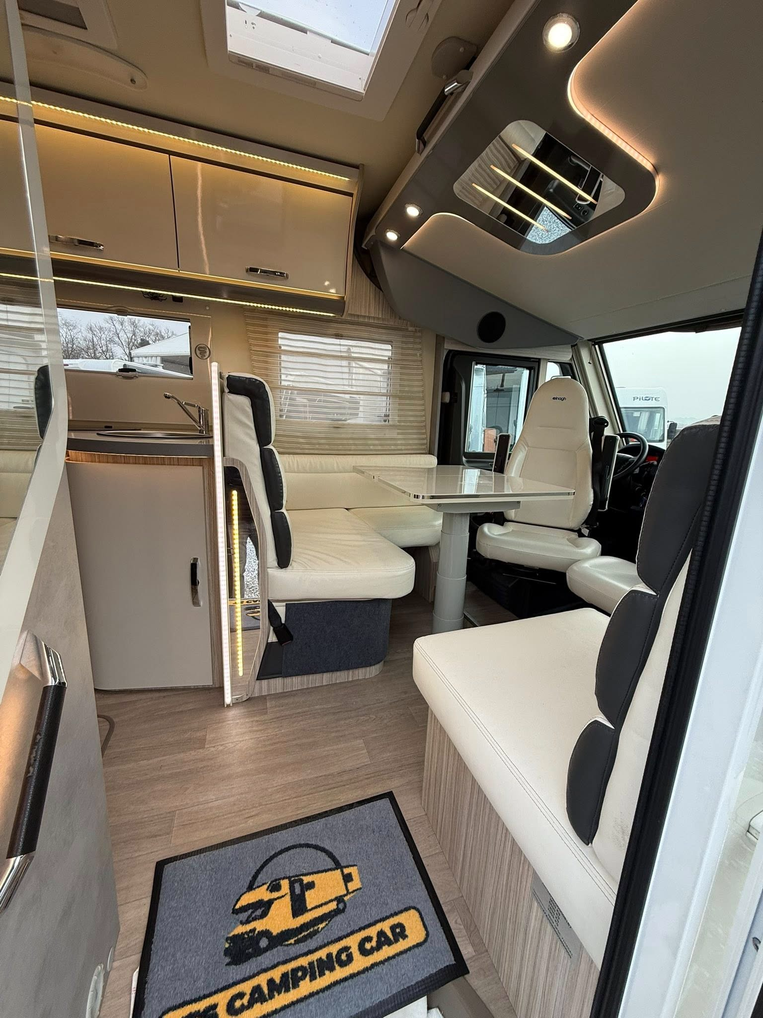 Magnifique Camping Car Intégral Elnagh Magnum 530 Boite auto 160cv – Image 16