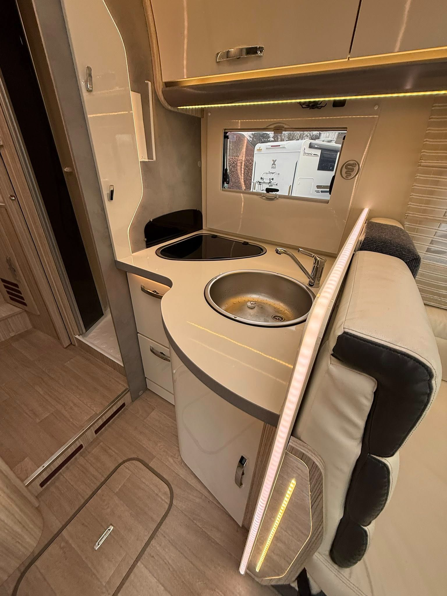 Magnifique Camping Car Intégral Elnagh Magnum 530 Boite auto 160cv – Image 14